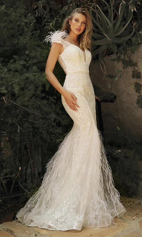 Discounted wedding dresses**Captivating Elegance: Cinderella Divine's Enchanting Bridal Gown C57W** Vintage Style Dress